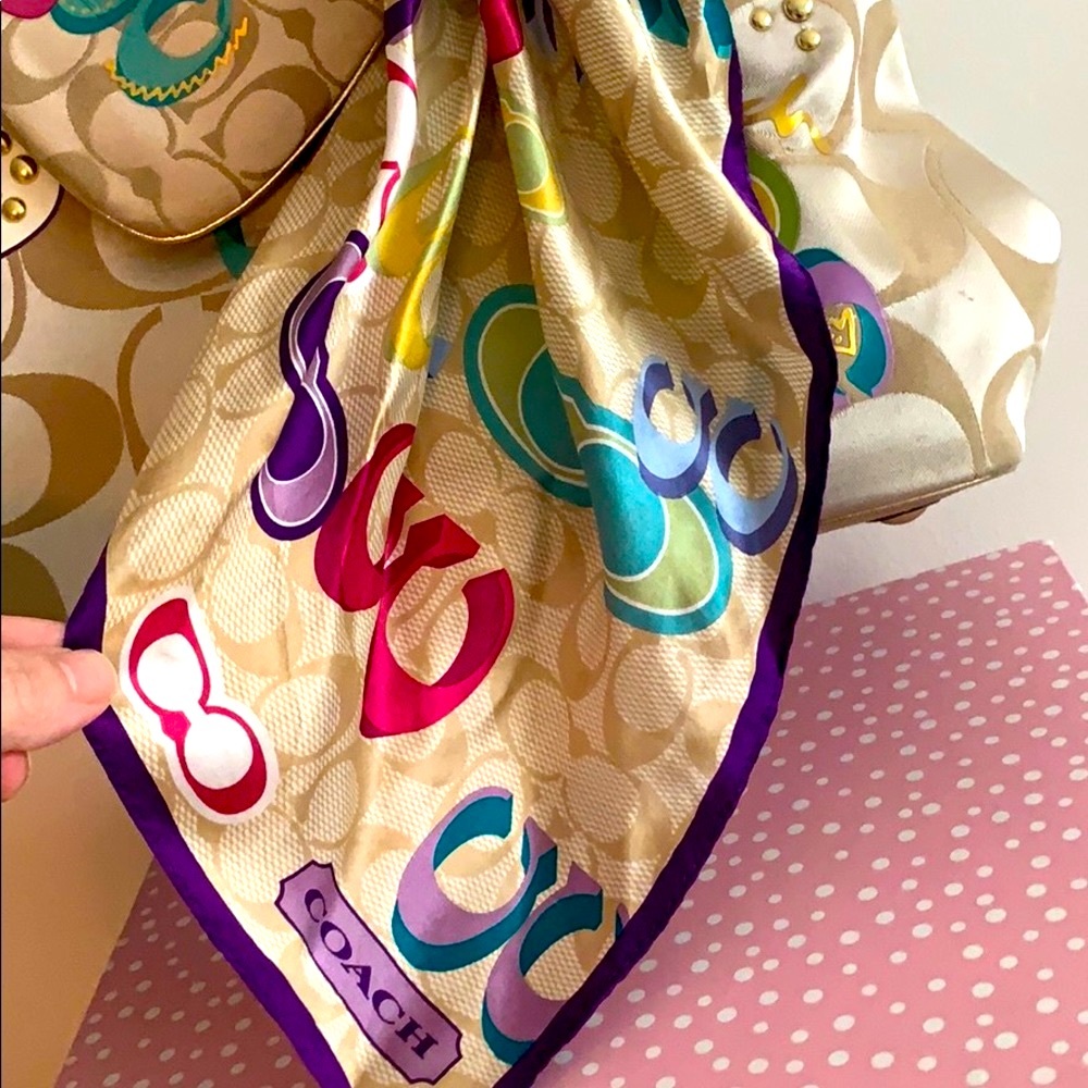 ❣️Coach set -3 piece❣️handbag + wristlet+ scarf - Picture 11 of 11